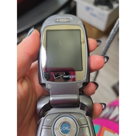 LG VX8300 Verizon Wireless Cell Flip Phone 28mb Camera Mint Condition Untested - Picture 10 of 16